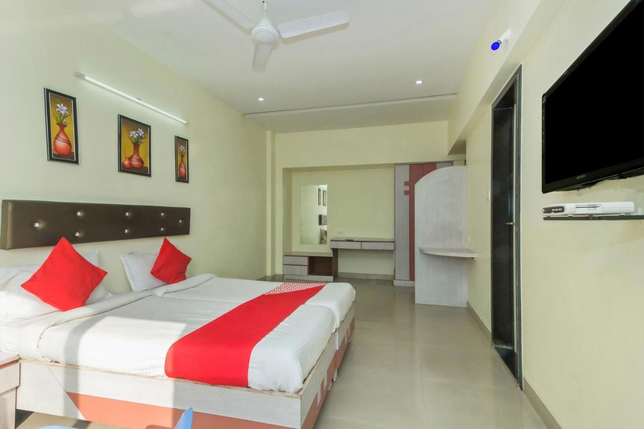 Flagship 4387 Hotel Theem Plaaza Nashik Dış mekan fotoğraf
