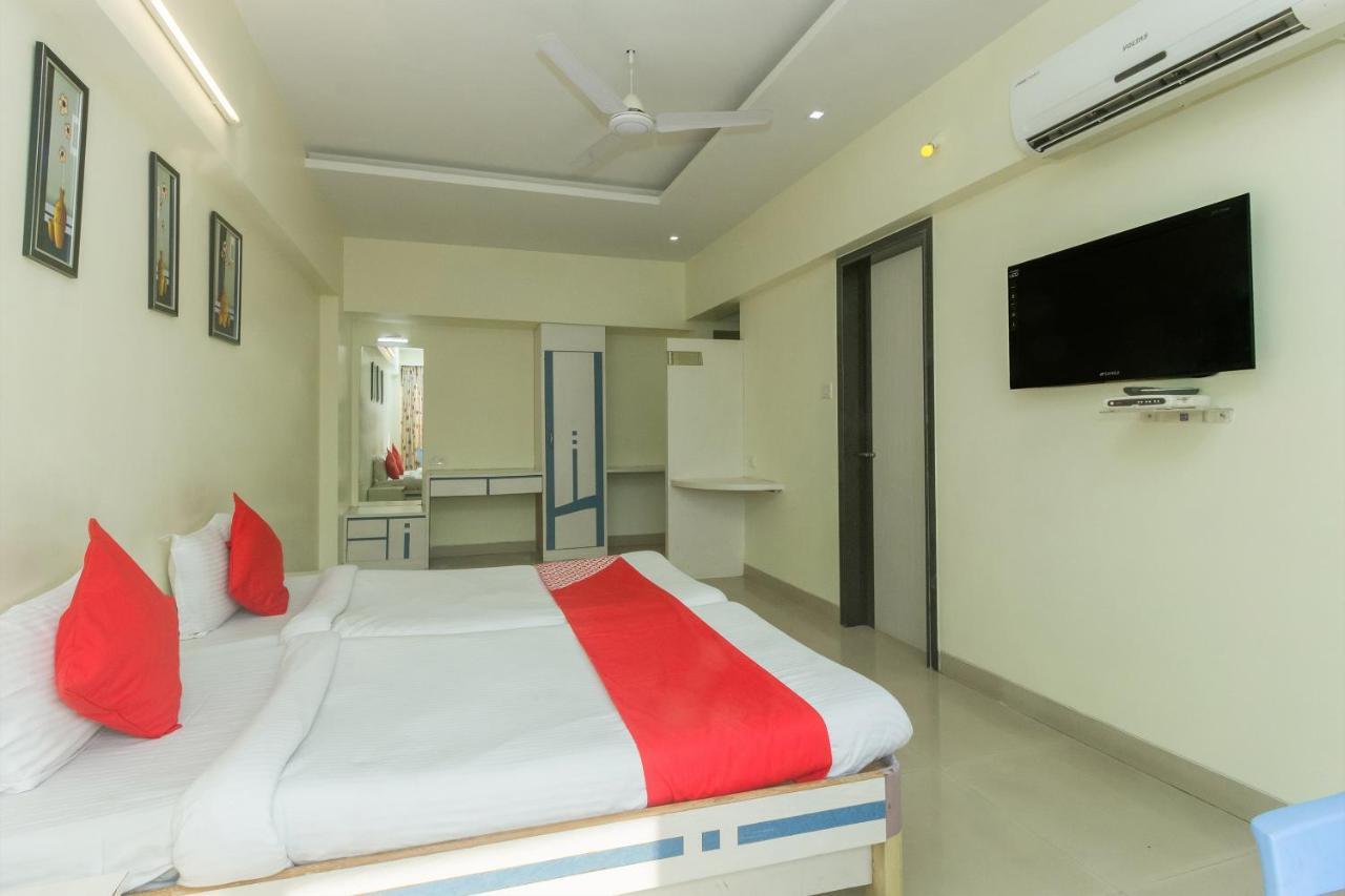 Flagship 4387 Hotel Theem Plaaza Nashik Dış mekan fotoğraf