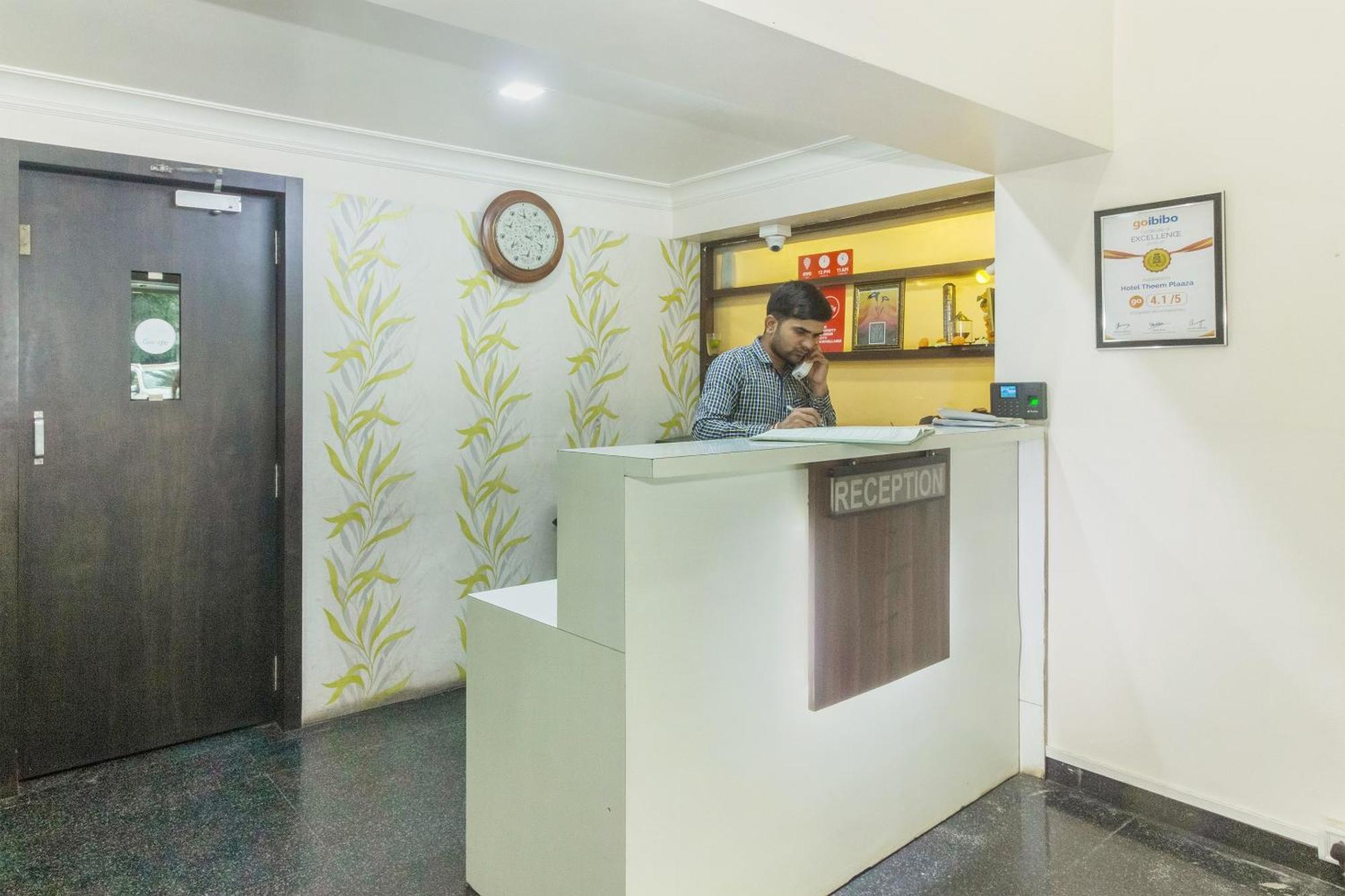 Flagship 4387 Hotel Theem Plaaza Nashik Dış mekan fotoğraf