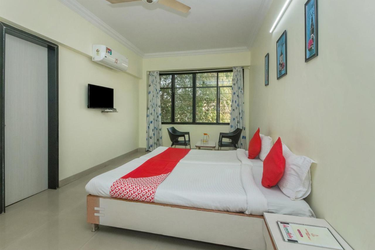 Flagship 4387 Hotel Theem Plaaza Nashik Dış mekan fotoğraf